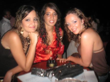 sofia au mileu et ces copine